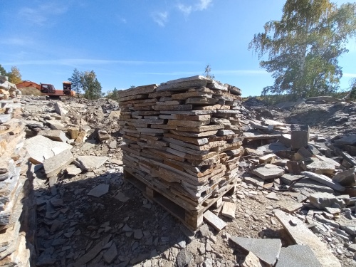 Плитняк златолит серебристый для мощения на бетон купить в Пензе