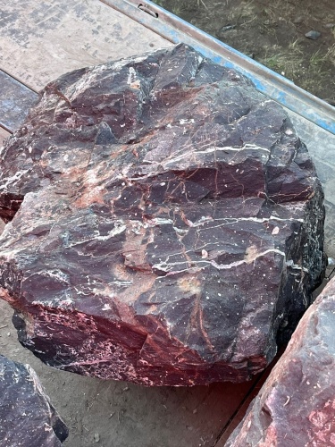 Камни для ландшафтного дизайна красно-фиолетовые 10-60 килограмм купить в Пензе