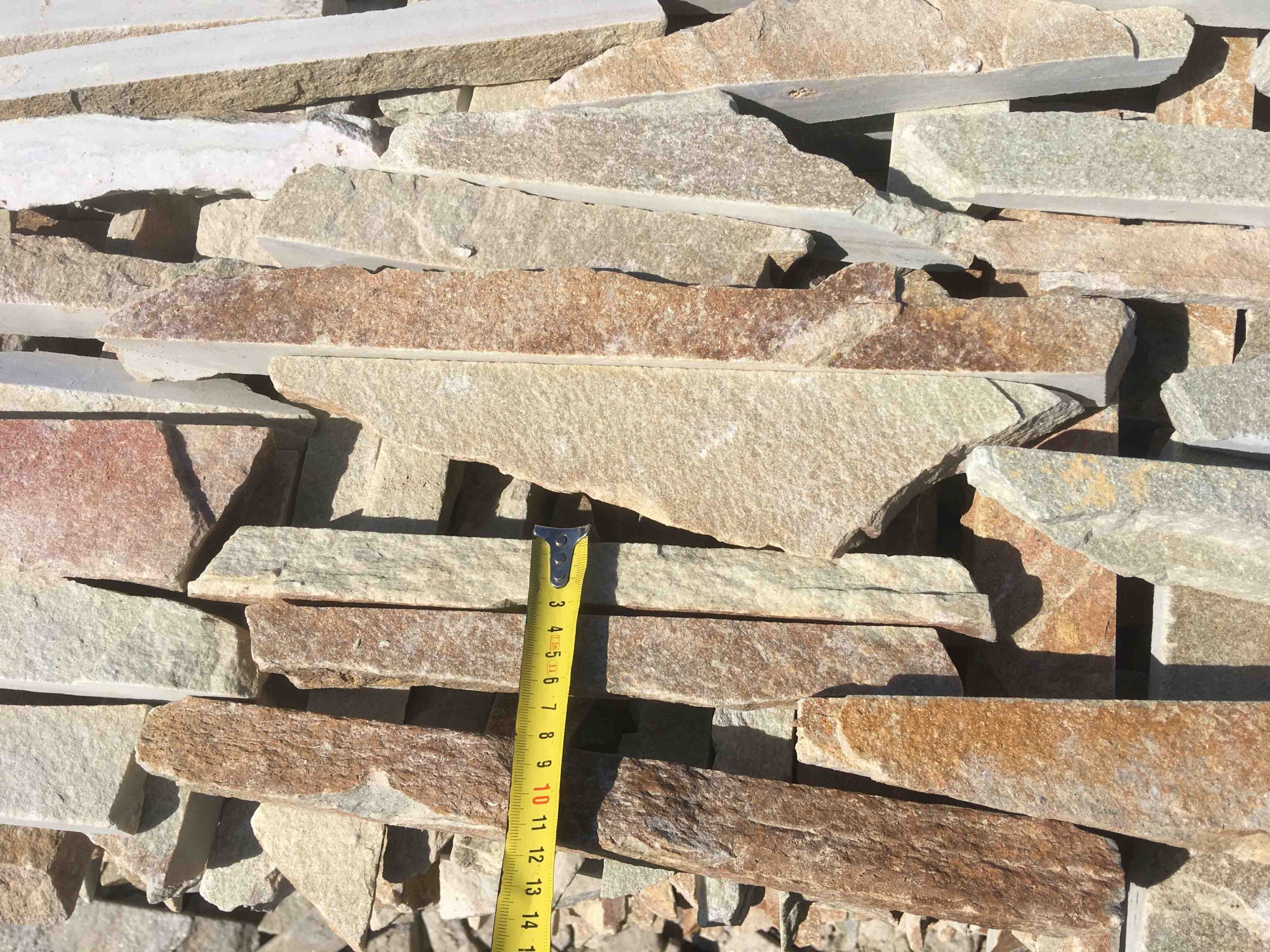 Горбушка златолит золотистый для облицовки купить в Пензе