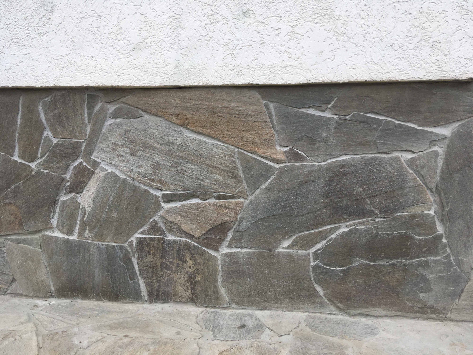 Плитняк златолит Уральский для цоколя, отмостки купить в Пензе