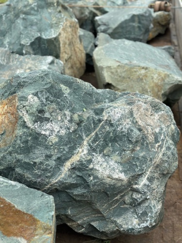 Камни для ландшафтного дизайна зелёные 10-60 килограмм купить в Пензе