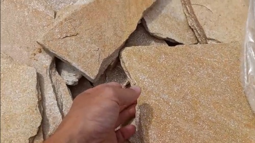 Плитняк златолит жёлтый золотистый для отмостки купить в Пензе