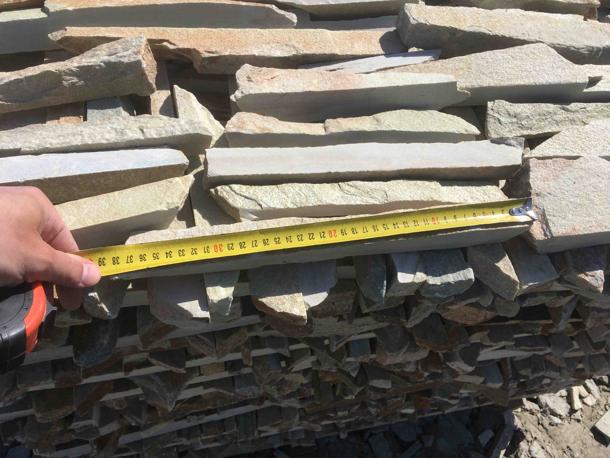 Горбушка златолит золотистый для облицовки купить в Пензе