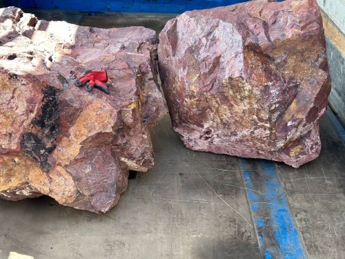 Ландшафтные глыбы красно-фиолетовые 200-1000 килограмм купить в Пензе