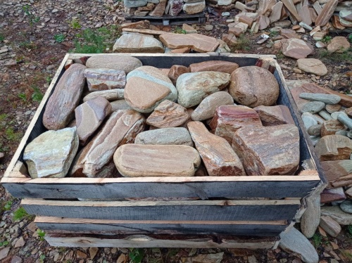 Златолит жёлтый, жёлто-зелёный глыбки и валуны для ланшафтного дизайна купить в Пензе